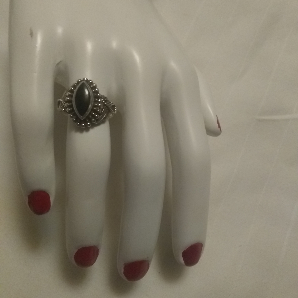 Silver ring - Picture 2 of 9